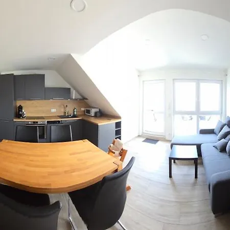 Moderne 3 Panorama Mit Grossem Balkon Fuer 4personen Inklusive Wifi Und Parkplatz Apartment *
