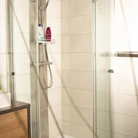 Moderne 3 Panorama Mit Grossem Balkon Fuer 4personen Inklusive Wifi Und Parkplatz *